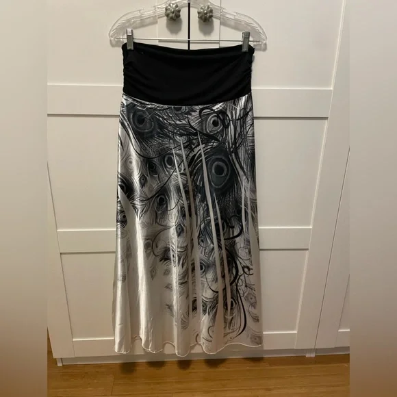 Long Peacock Black and White Print A-Line Skirt - Picture 5 of 7